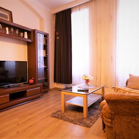 Apartmany U Tri Jehnatek Karlovy Vary Kültér fotó